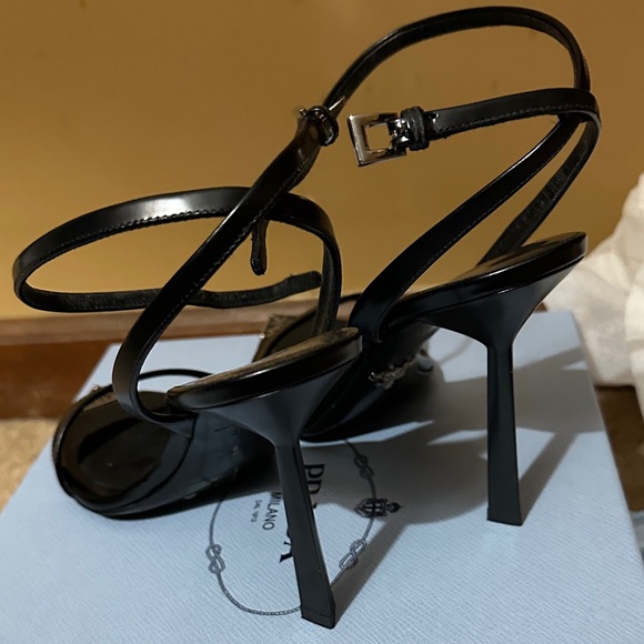 Prada Women's Elegant Black Heels - Picture 5 of 6